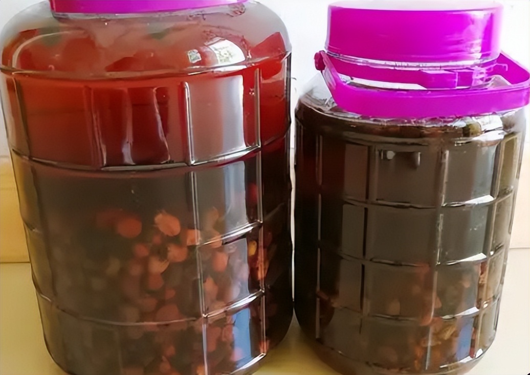 给大家介绍6种泡酒的好野果,好喝且作用大,喜欢喝酒的建议收藏