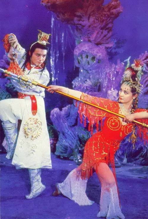 小时候真傻，《西游记》只顾看猴，好看的妖精都错过了