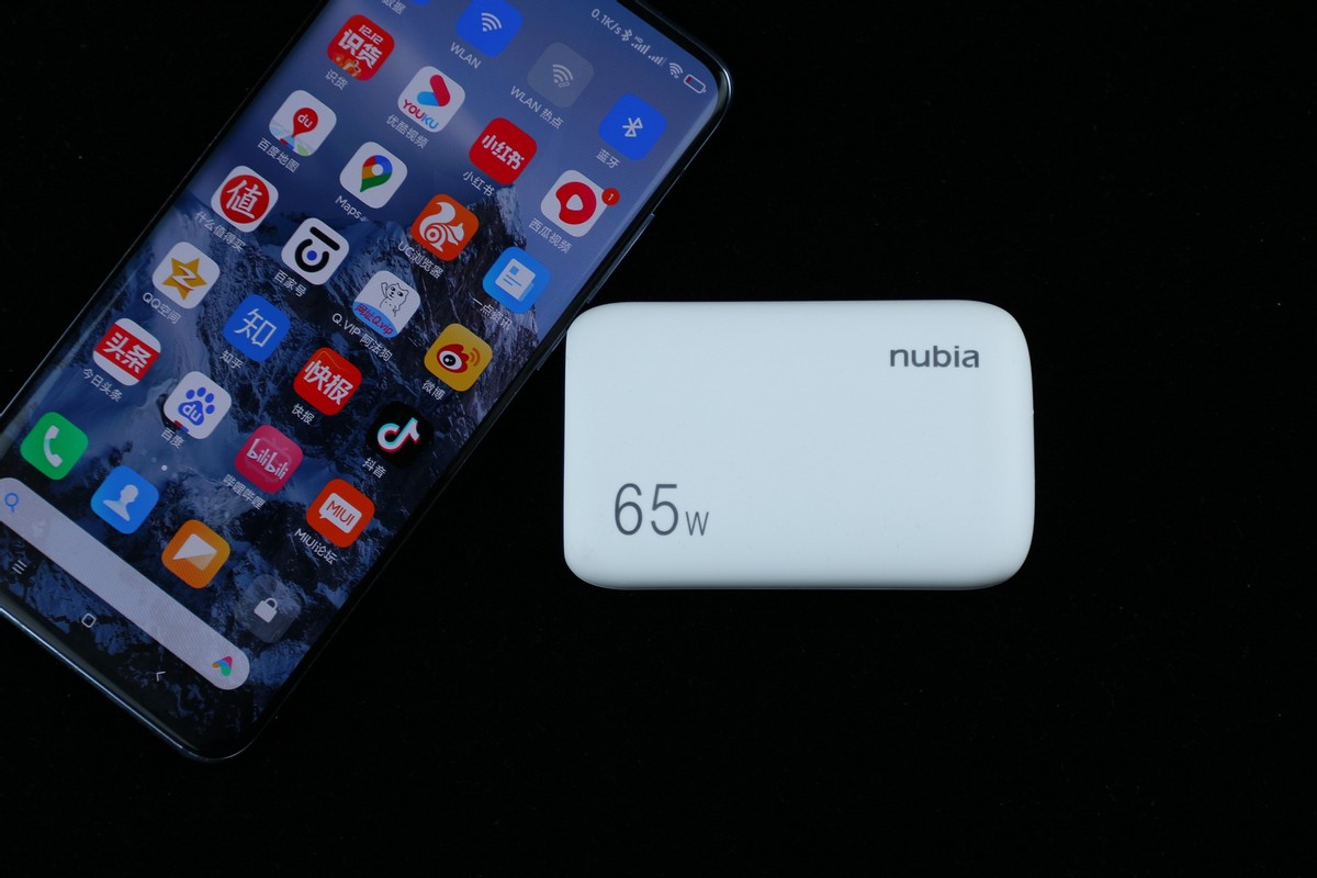 跑步进入全民快充时代——努比亚大白65W超薄氮化镓充电器实测