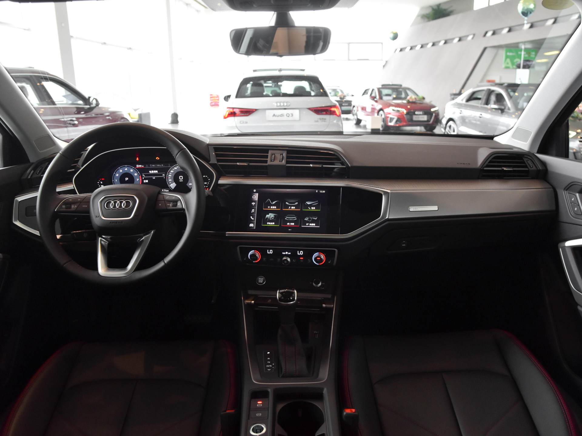 豪华品牌,ea888发动机,内饰大屏,实拍奥迪q3