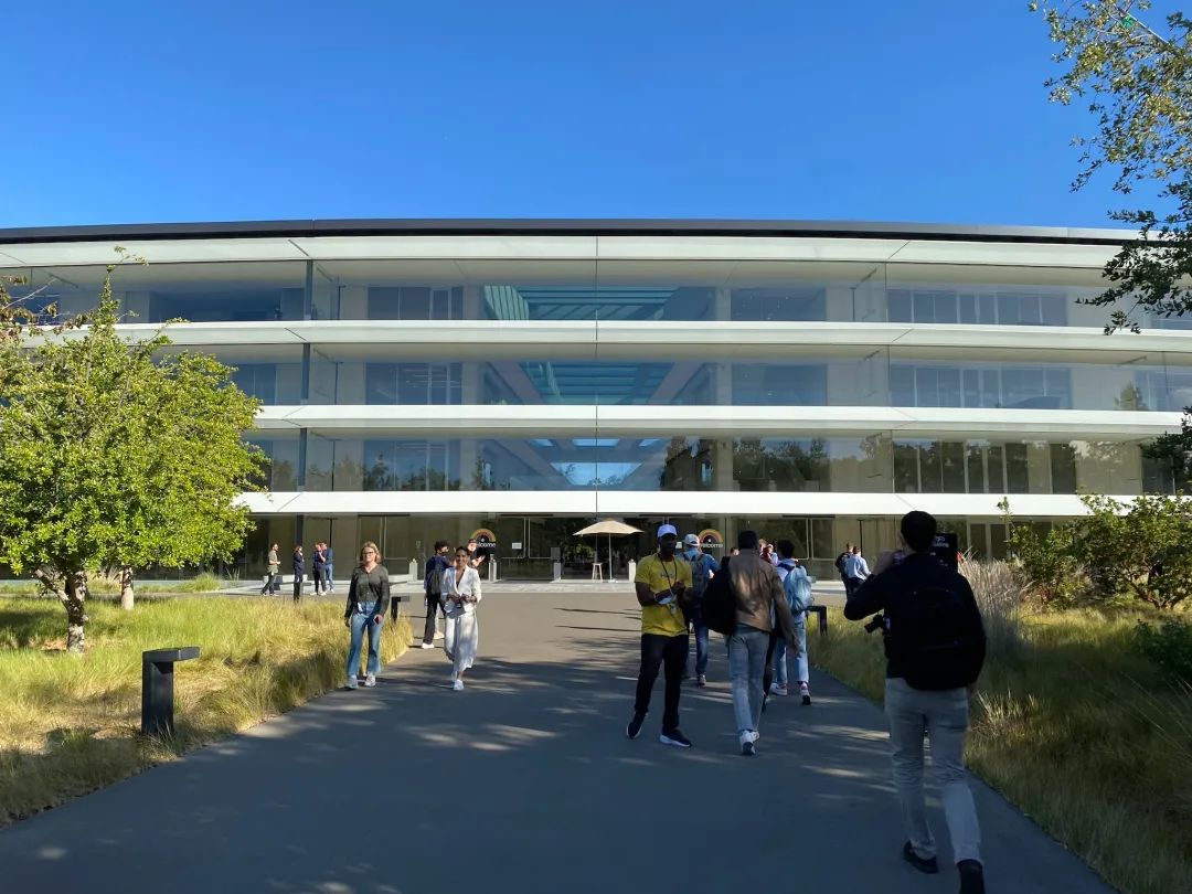 跟着欧皇差友进苹果总部转了一圈，我是真的酸了