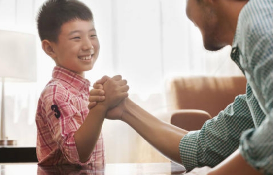 小学生作文《孤独》，仅三行15字却得满分，老师赞不绝口