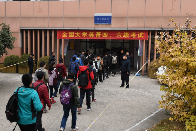 上大学后才知道，有种学生叫“隐形贫困生”，平常根本看不出来