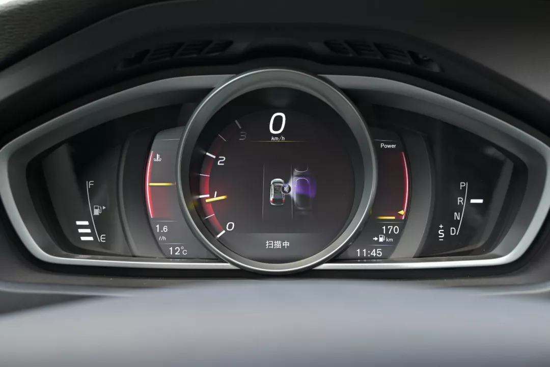不甘平庸的另类钢炮——二手沃尔沃 V40CC