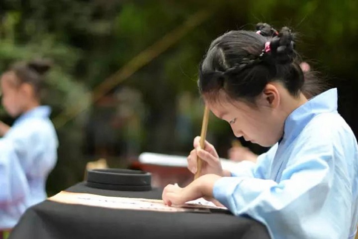 从2位高考状元的成功来看，在高中之前，家长应培养孩子这些能力