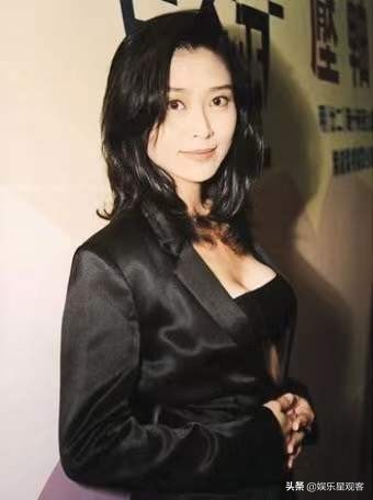 香港艳星的今昔对比：有人风韵犹存，有人身材严重走样，谁是赢家