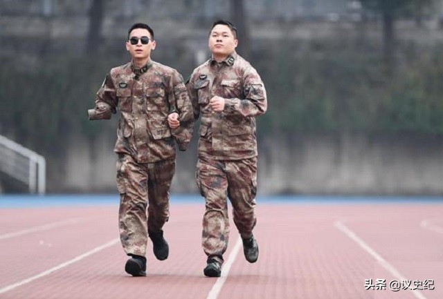 “排雷英雄”杜富国，在和平年代荣获一等功，可享受什么待遇