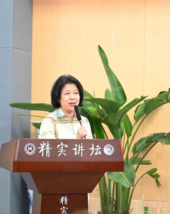 天府新区新中附小开展艺术节暨党队共建六一国际儿童节演讲比赛