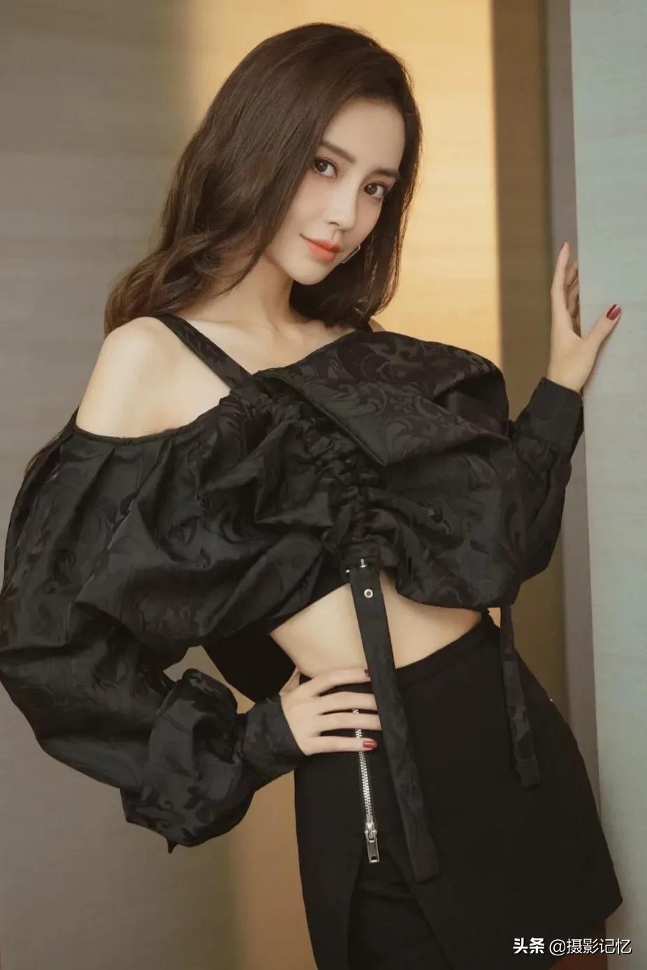 杨颖：俏丽多姿，风姿卓越