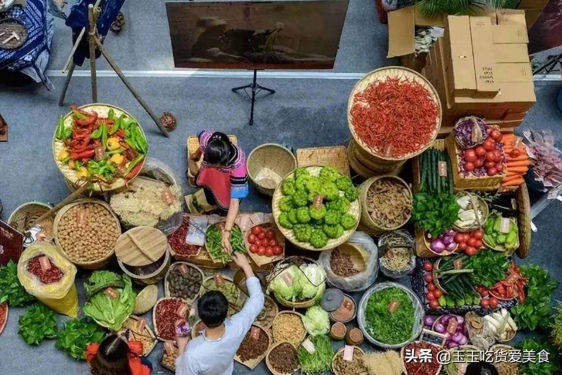 北方人首次逛云南菜市场,如同到国外,一个菜也不认识,真奇怪