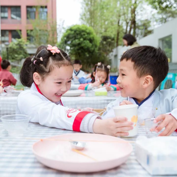 汉服体验、美食大赏、亲近野生动物……这样的春日活动真让人羡慕