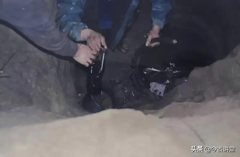 2002年，歌厅女逼迫律师情人离婚，一个催命电话，让双方走上绝路