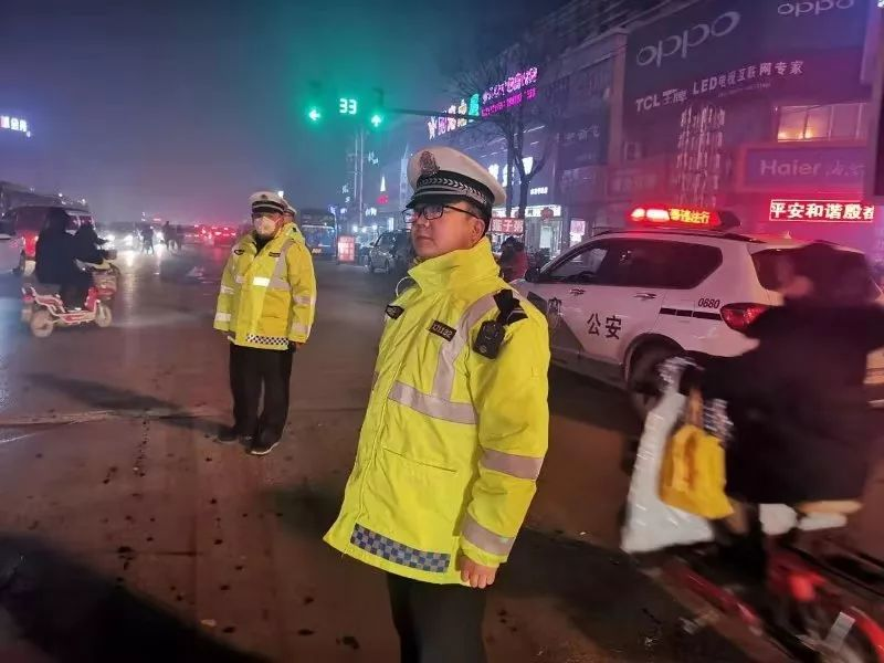 [向公安英雄致敬]河南安阳：听，思念之声。。。。。。