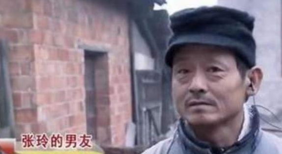 2015年湖南女大学生因爱精神失常，竟为50岁流浪汉生子，母亲崩溃