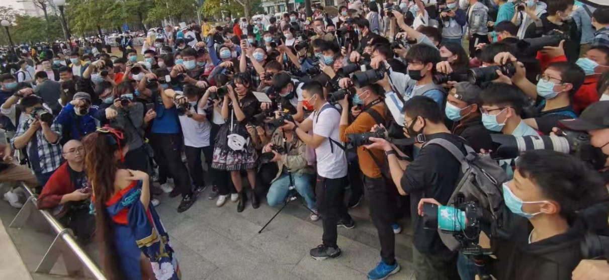 网红狗头萝莉微博回应整形，赚18万赔17万！-哪边嗨