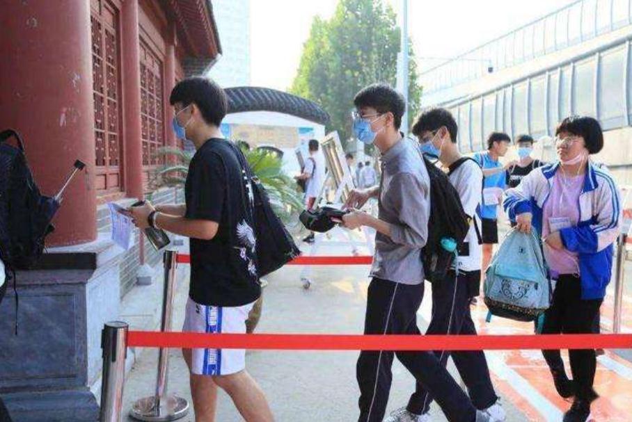 为什么高考要回收“草稿纸”？哪怕是一张白纸，监考老师也要收走