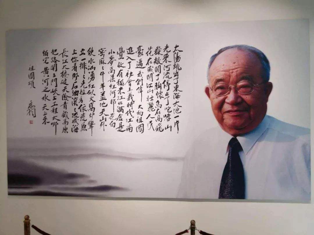 著名词作家乔羽因病去世 曾作词《难忘今宵》李谷一发文悼念