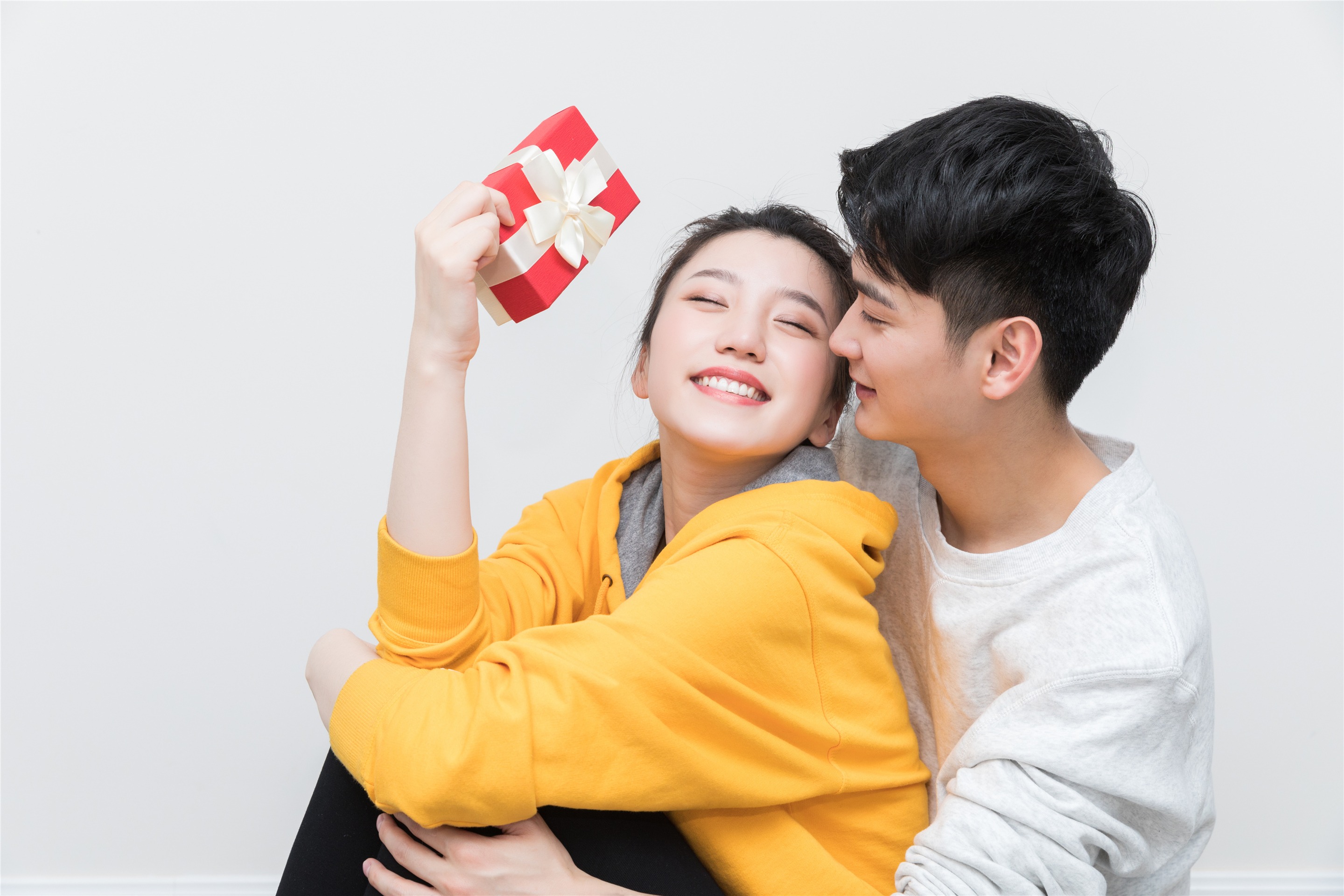 想知道男人的人品吗？对照这3个细节，观察一下就明白了