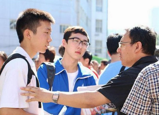 取消中考有望了？初中生表示万分欢喜，家长们的意见却不统一