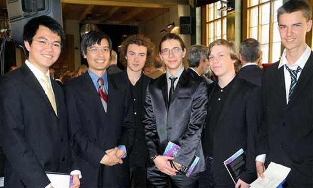 数学天才陶哲轩，8岁参加美国高考数学考760，24岁成为顶尖学教授