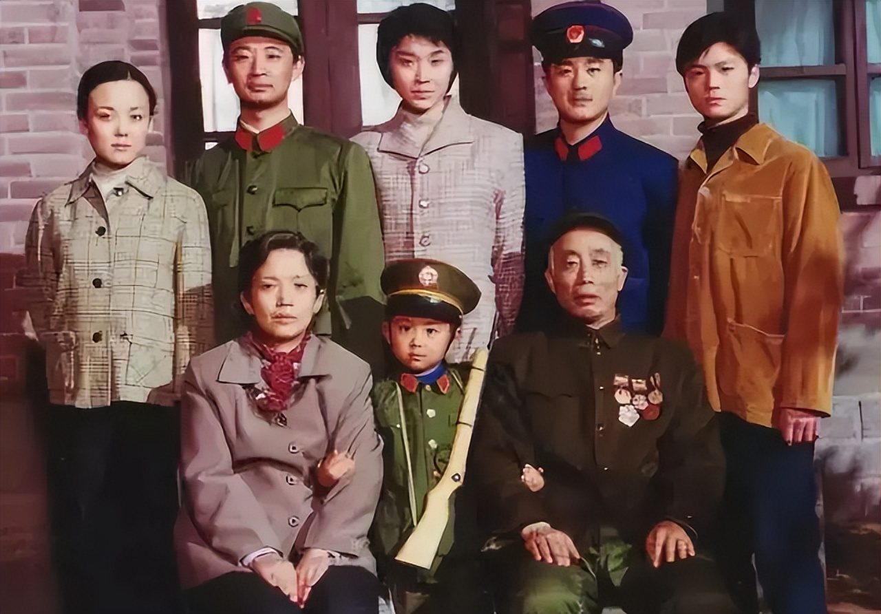 《激情燃烧的岁月》演员现状：有人成就了雷佳音，有人车祸险毁容