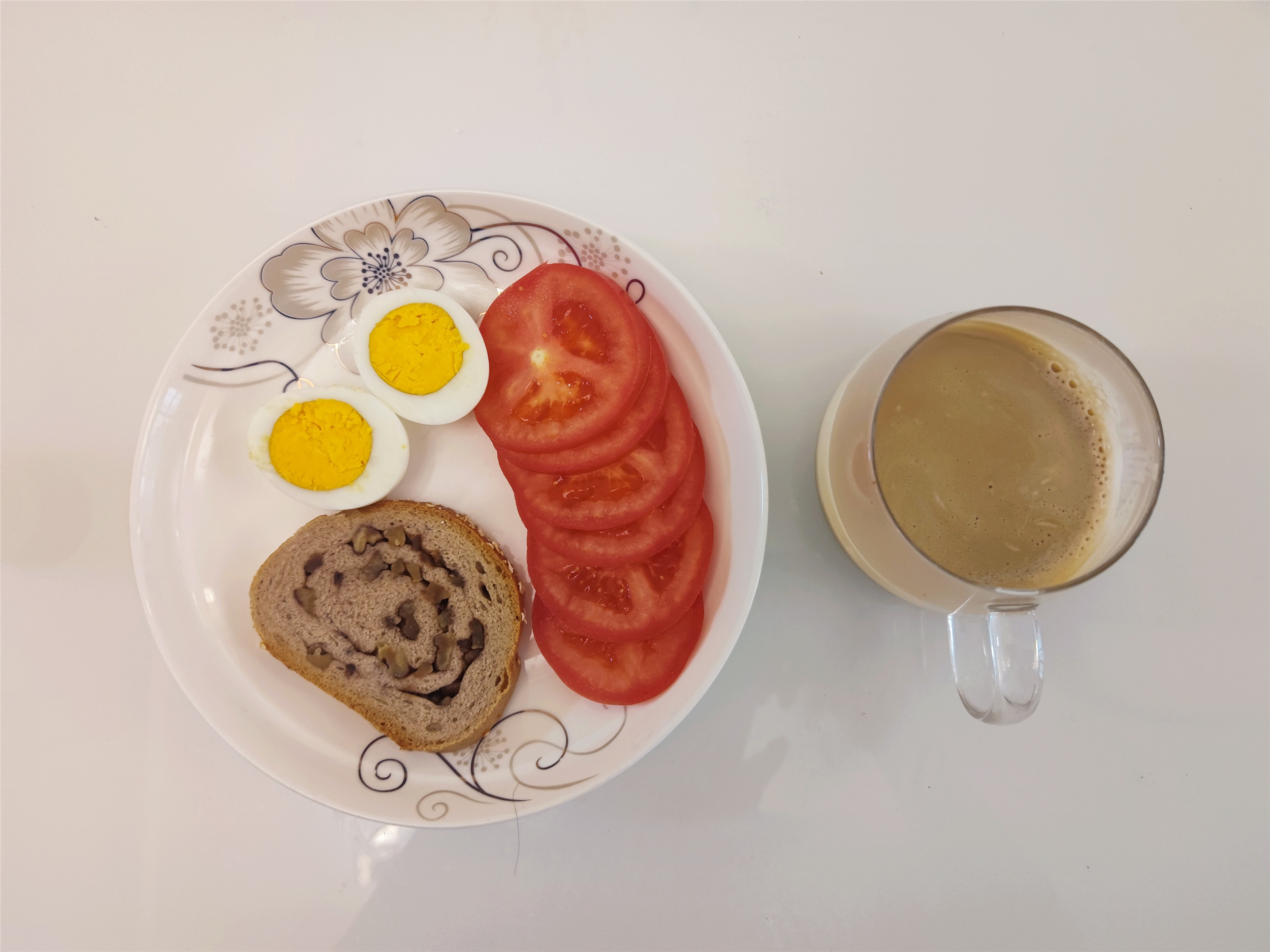 35岁宝妈晒一日三餐，1周“轻食”发朋友圈大火，自律的人太厉害