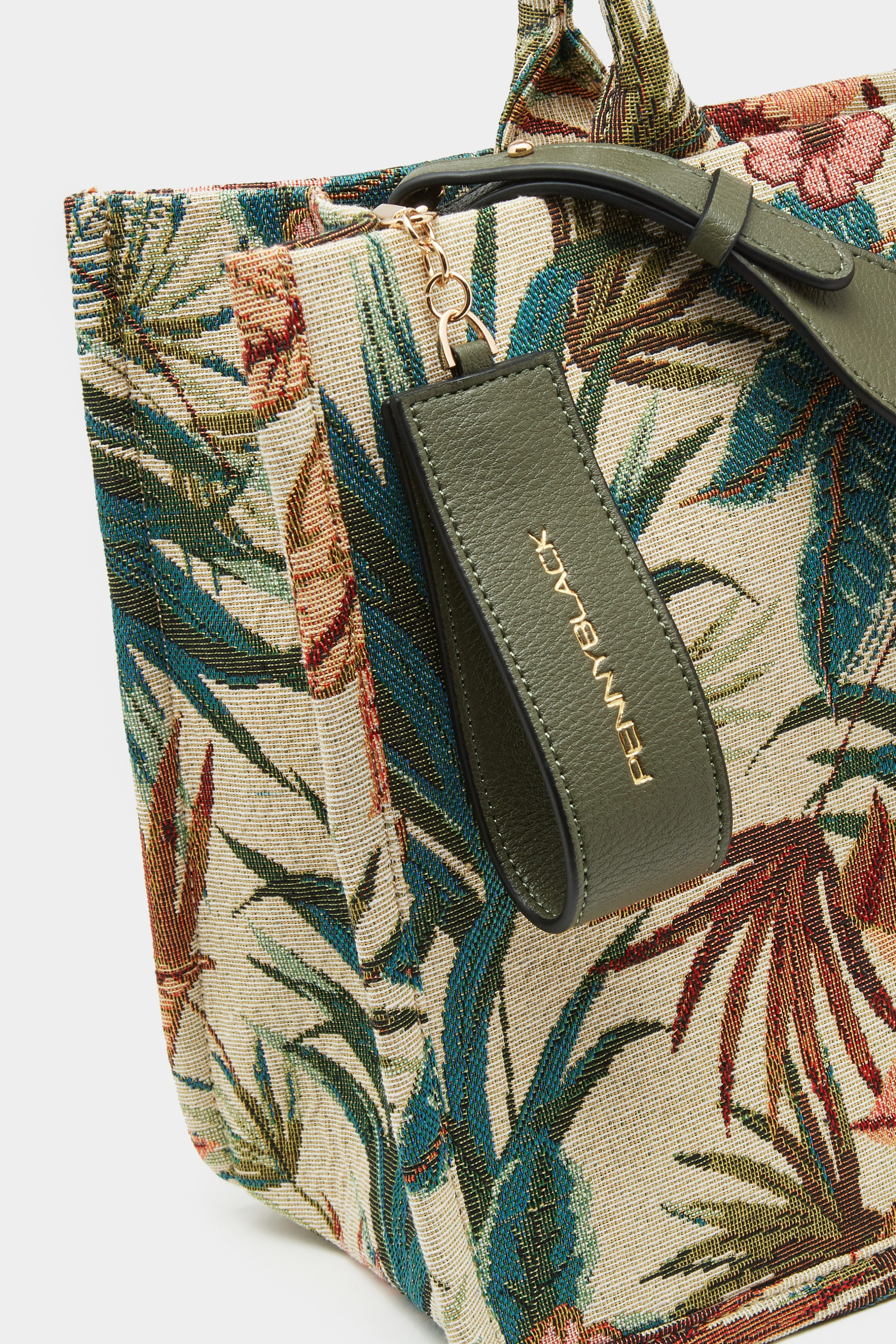 包你满意：秋冬出街必备时尚单品