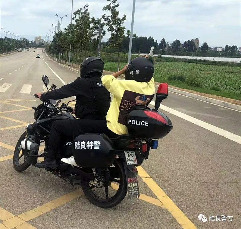 护航高考 | 高考第一天 陆良公安民警助力考生平安开考