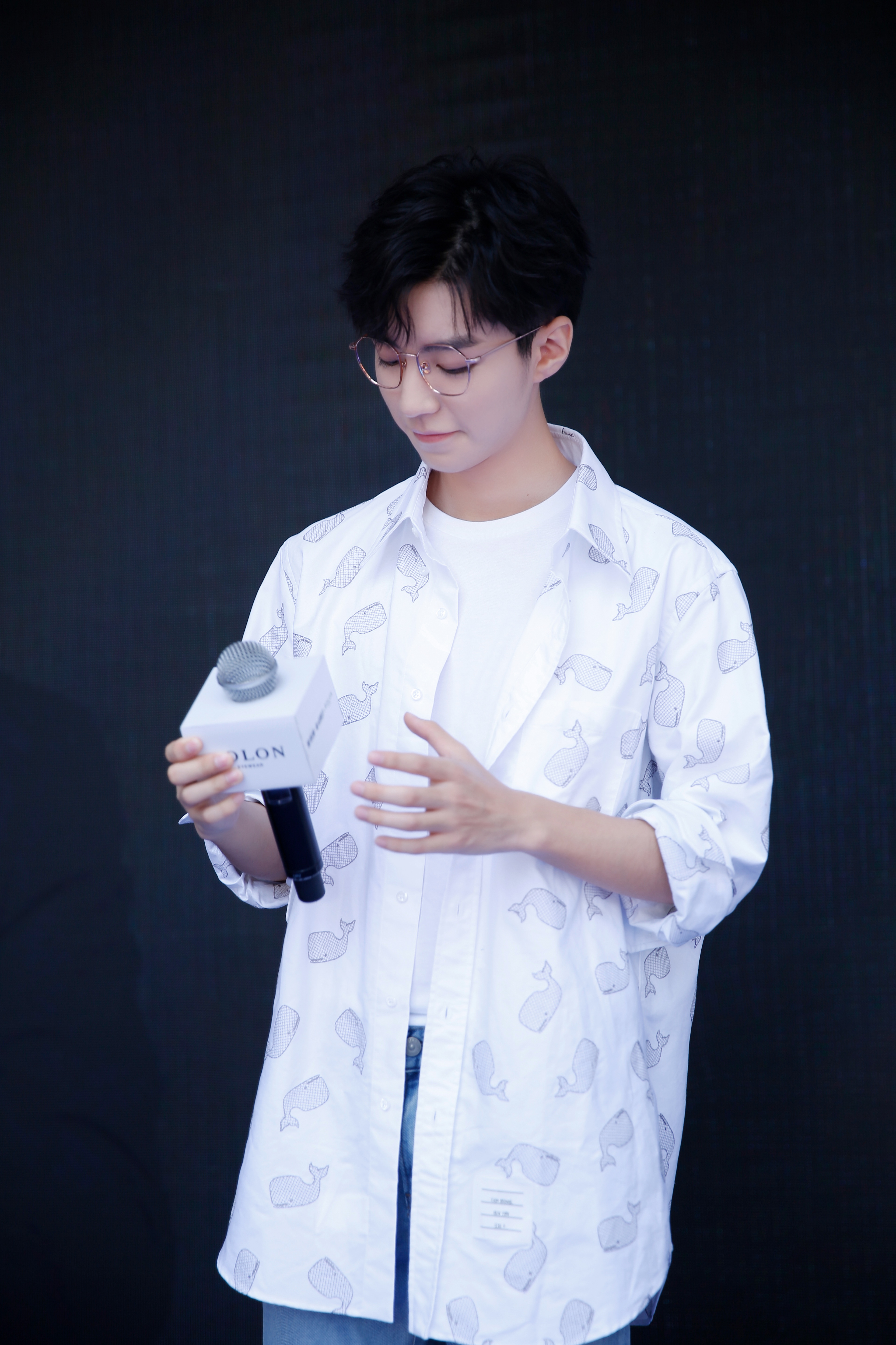 不拘于式的“上镜青年”王俊凯