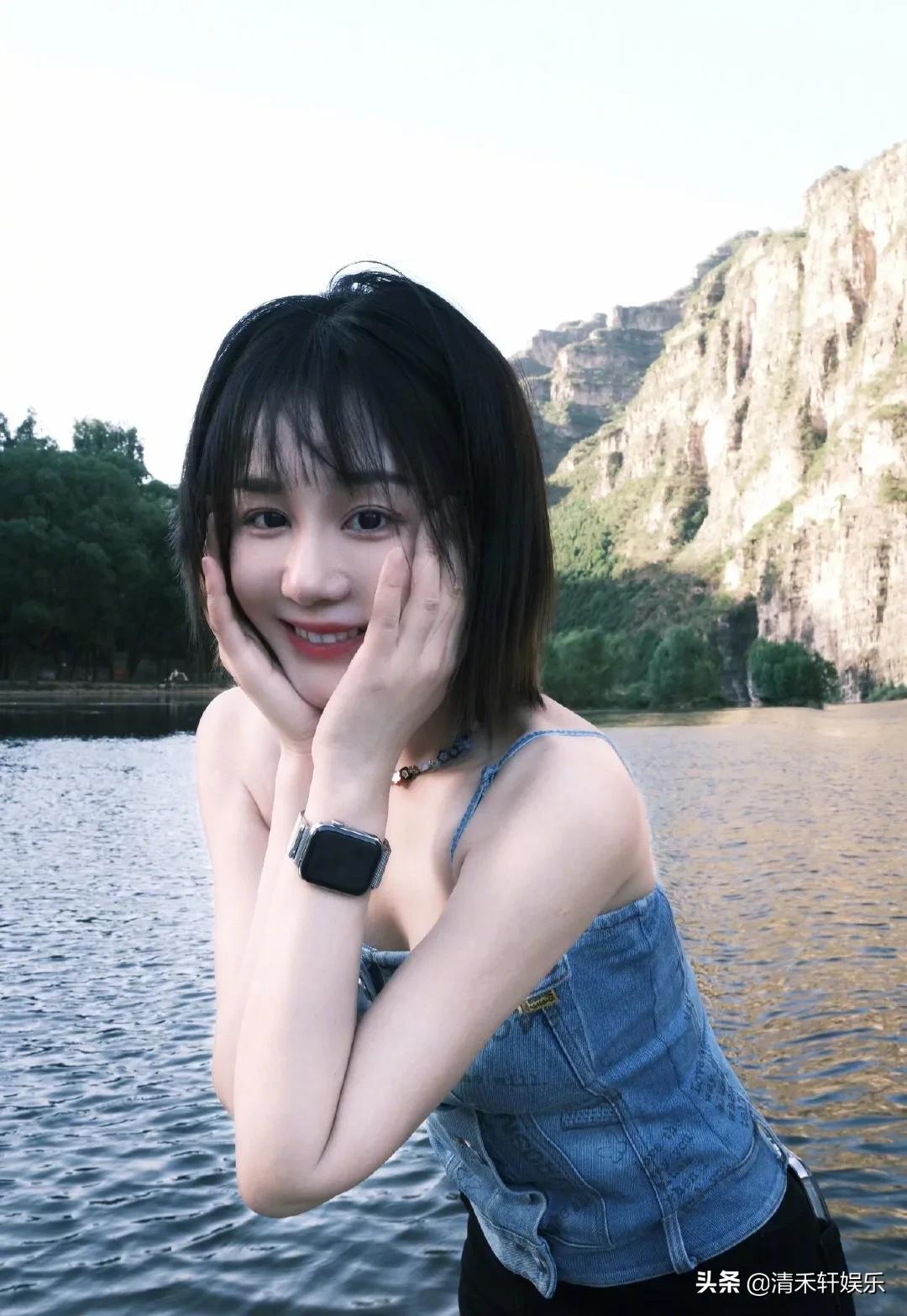 海陆，是一个活泼漂亮的小姐姐。爱外出旅游、也爱打拳，超酷