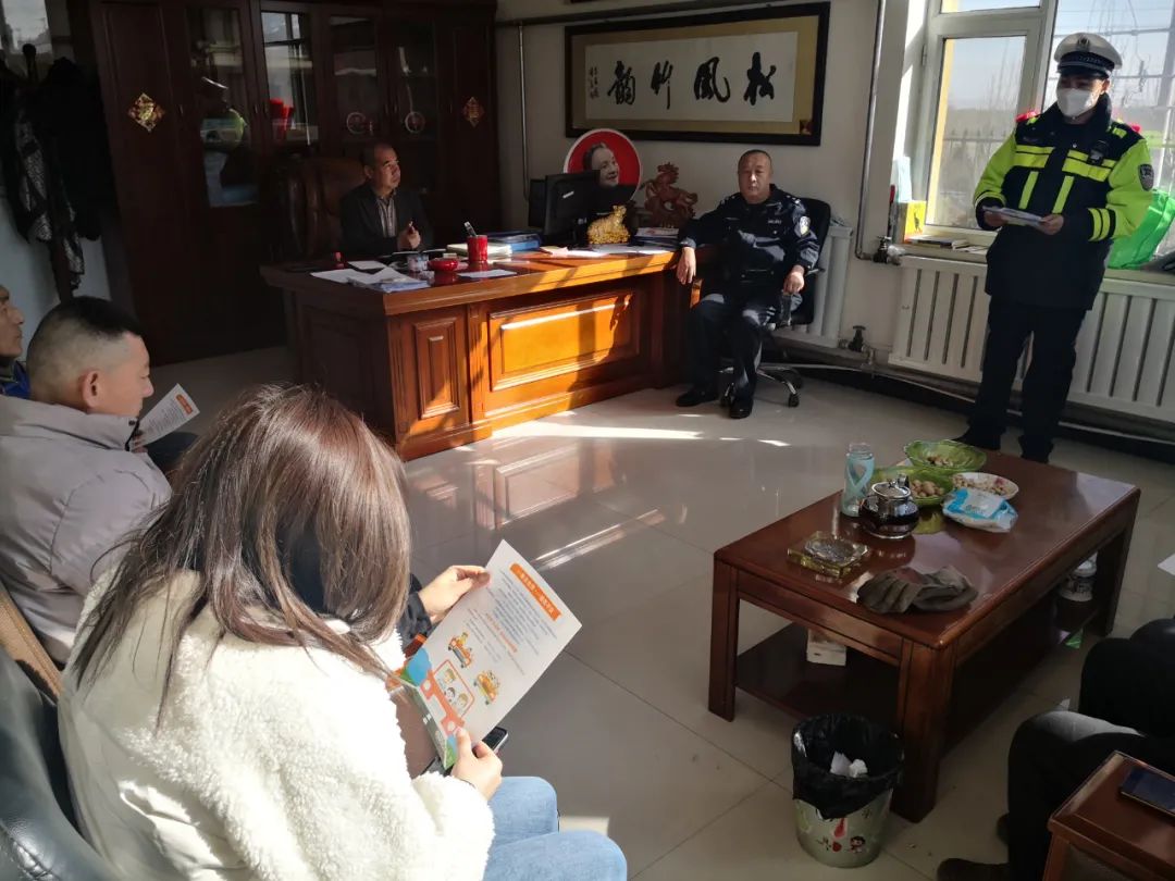 普法宣讲进企业 便民利企促发展丨优化法治化营商环境