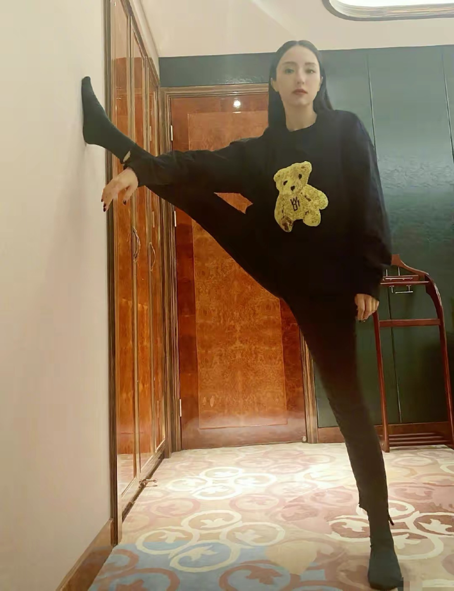 董璇高云翔离婚三年，两个人的生活，一个天上一个地下