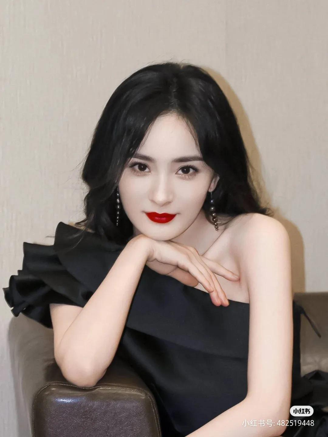 杨幂大女主｜爽文里的人间清醒富贵花