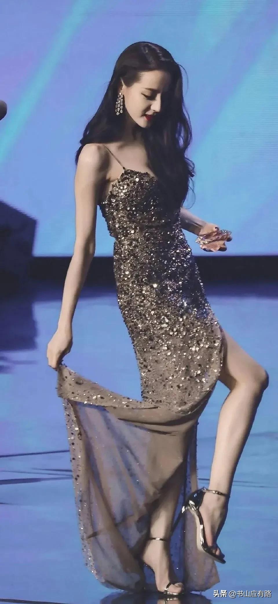 迪丽热巴：精致五官、异域风情的绝色美女