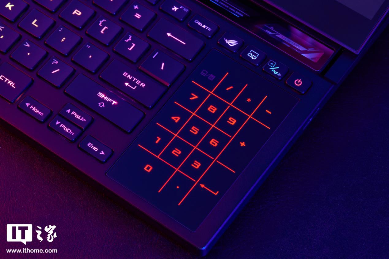 ROG 冰刃 6 双屏图赏：星云原画屏加持，双屏游戏本的终极形态