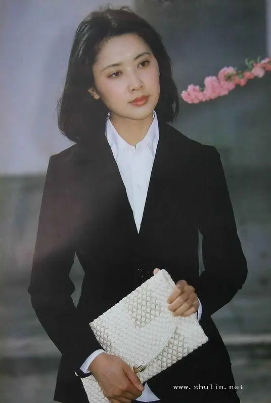 50年代出生的内地女明星，总有一种蓬勃生命力的美，璀璨夺目