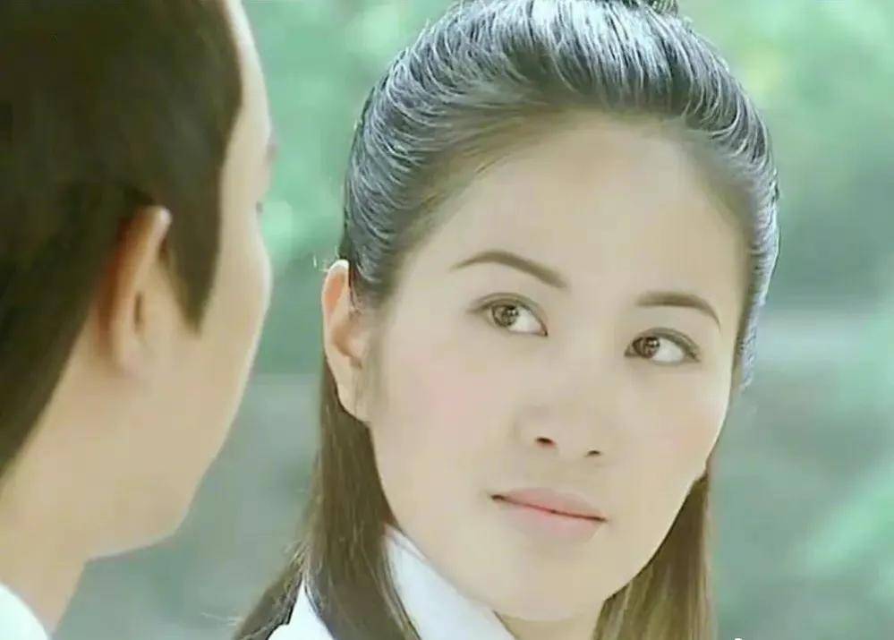 叶璇近照大变样，英气脸变网红脸