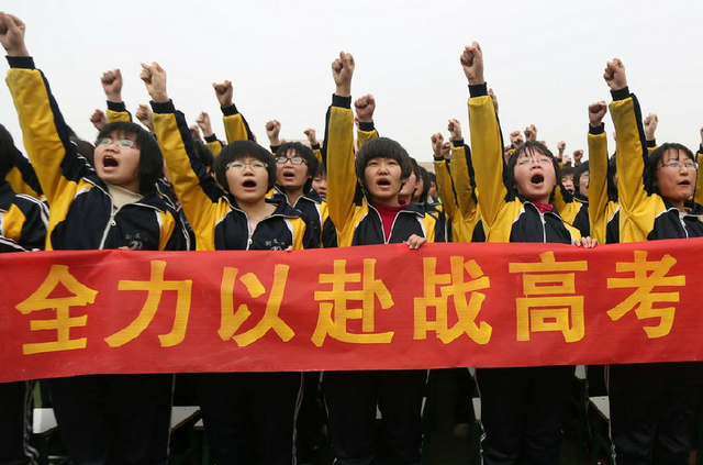 教育部最新消息，广西招生考试院限制，唐尚珺明年不再复读？