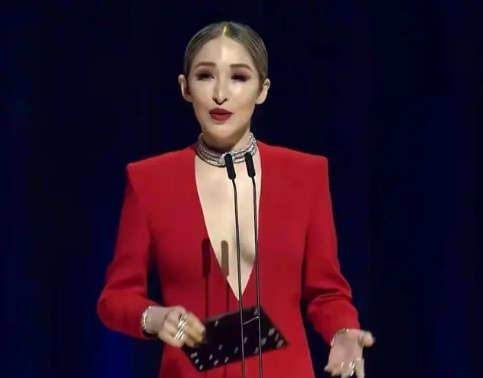 殷桃的痣、梅婷的黑眼圈，娱乐圈坚决不整容的女星，我只服这10位