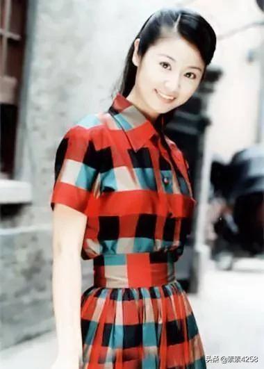 年轻时的林心如，灵气逼人，像画里走出来一样