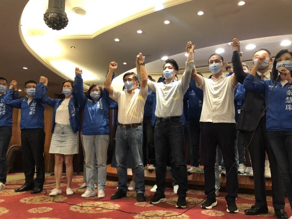 蔣萬安團隊遲未公佈被質疑是“躺平族”，朱立倫駁斥：找不到詞了？