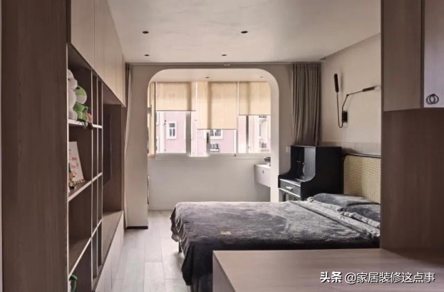 52㎡上海姑娘的家，厨卫不铺一块砖，床装墙壁上，进门我就迷住了