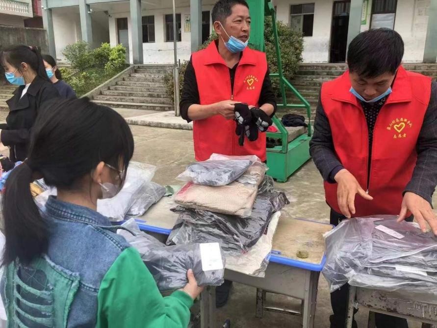 湖北阳新：“点对点”慈善帮扶将爱心垂直送往农村困难家庭