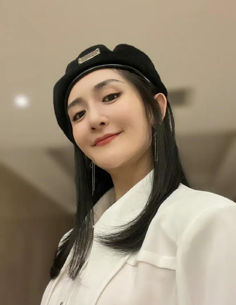 谢娜真的越来越御姐了！生完二胎后变得也成熟稳重了