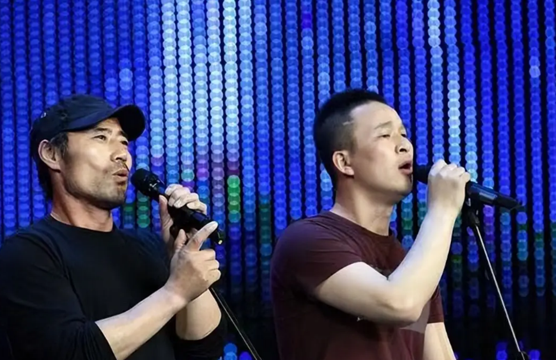 “旭日阳刚”分开11年后，刘刚搭档高进年入百万，王旭重回农村