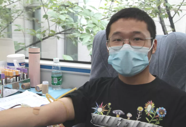 学生时代，你都做过哪些一举成名全校皆知的事？第二个堪称经典