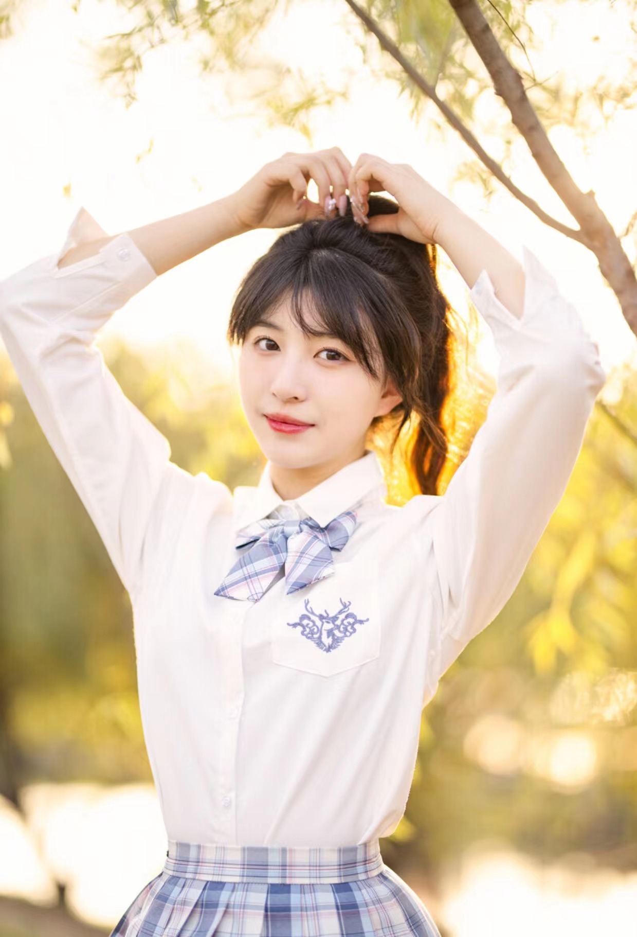 拍照手势图片(简约又自然大方的拍照姿势) - 赤虎壹号