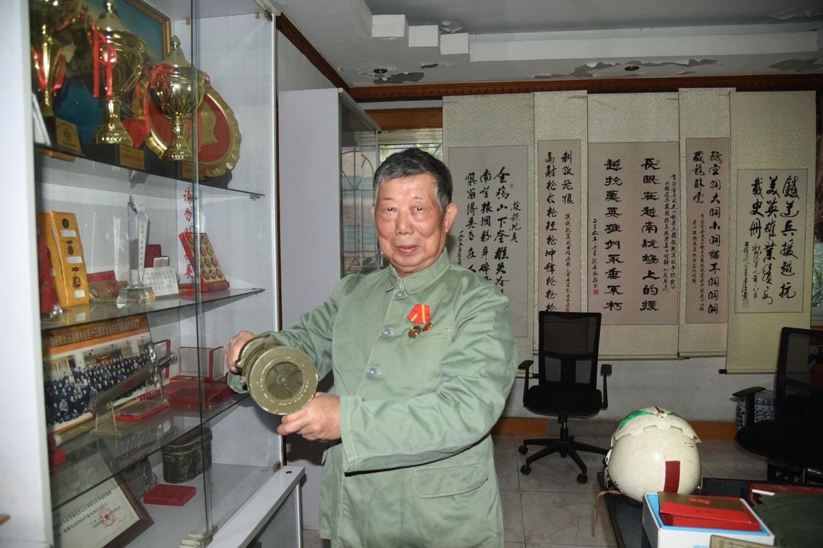 报告文学——红色家庭博物馆 作者：铁道兵二师 向德荣