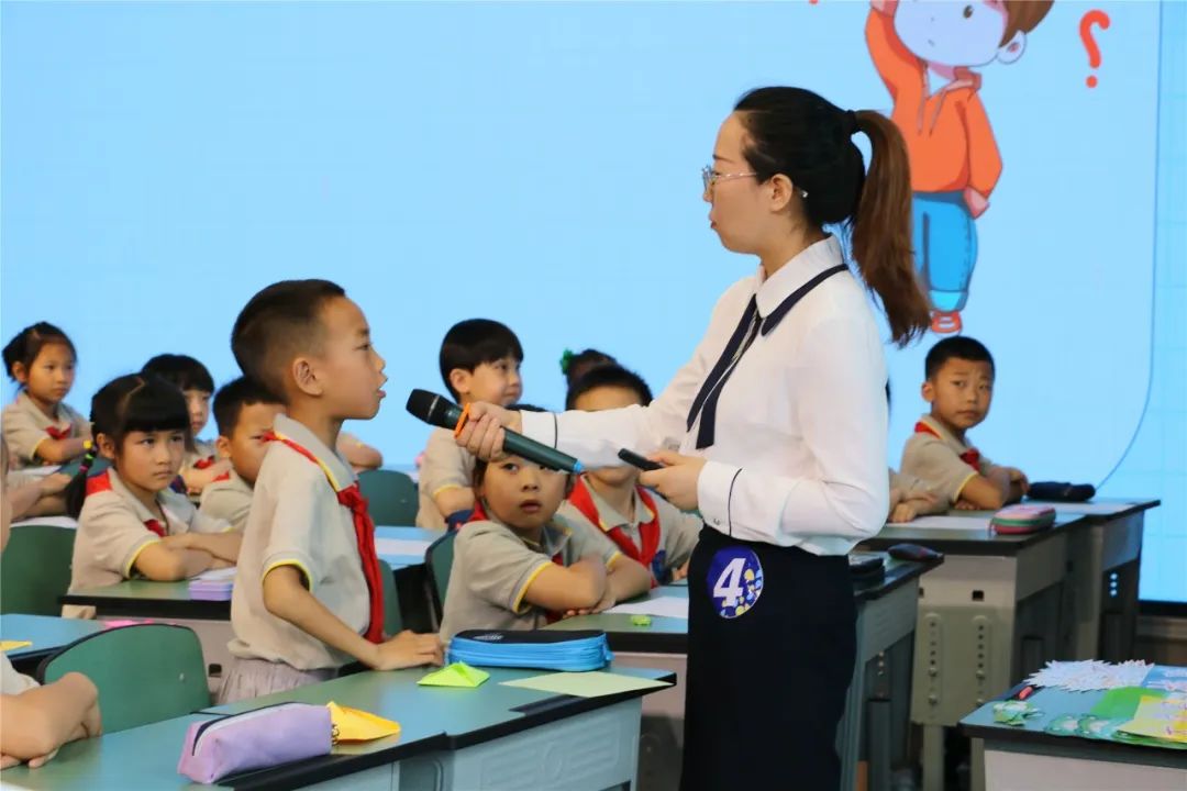 双流区第八届中小学班主任技能大赛在实验小学外国语学校如期举行