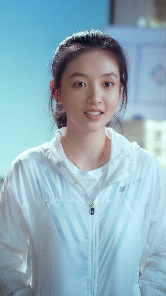 18岁成武大校花,21岁成华策"一姐",28岁的吴倩仍是90后好演员